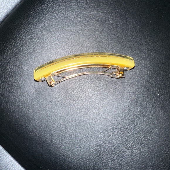 Louis Vuitton Yellow and Black Floral Hair Clip PRE-OWNED - Picture 8 of 10